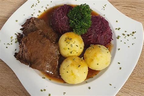  Rhenish Sauerbraten: Umaami-täyteinen ja kiehtovan aromikas saksalais Klassikko Ingolstadtsta!