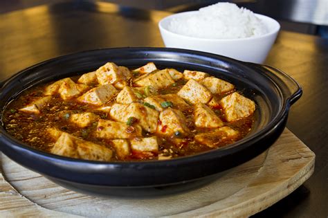   Meizhou Mapo Tofu: Herkullista Tuhtia Ja Kipinää Täynnä Chiliä!